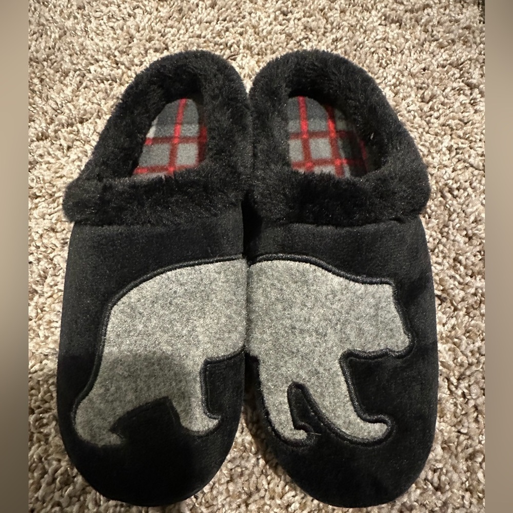 Boys, slippers size 6